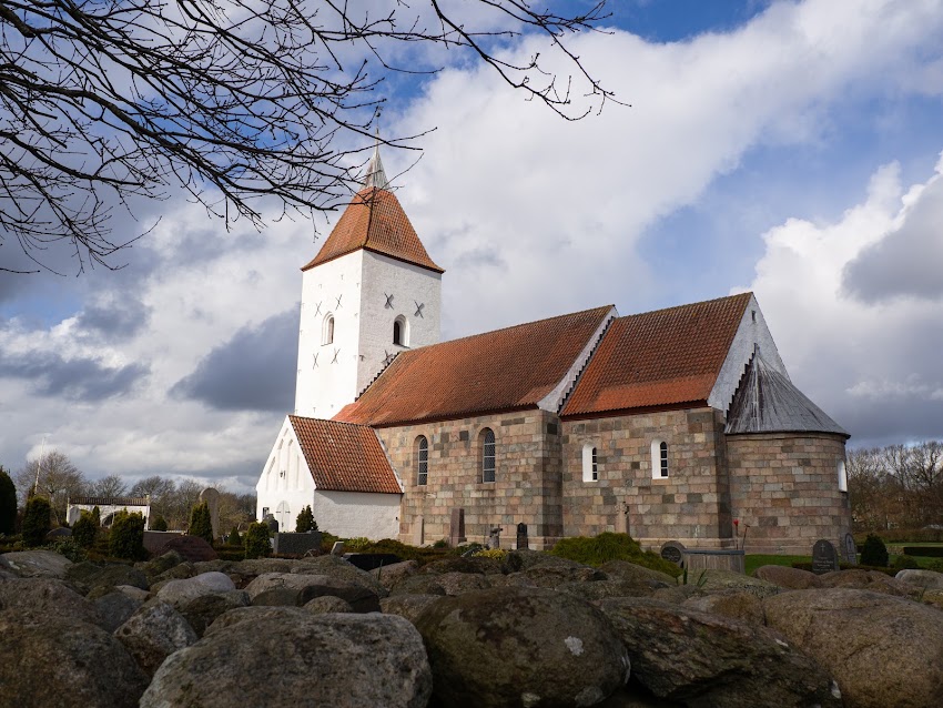 Sahl Kirke