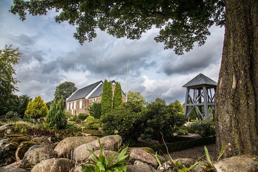 Ugilt Kirke