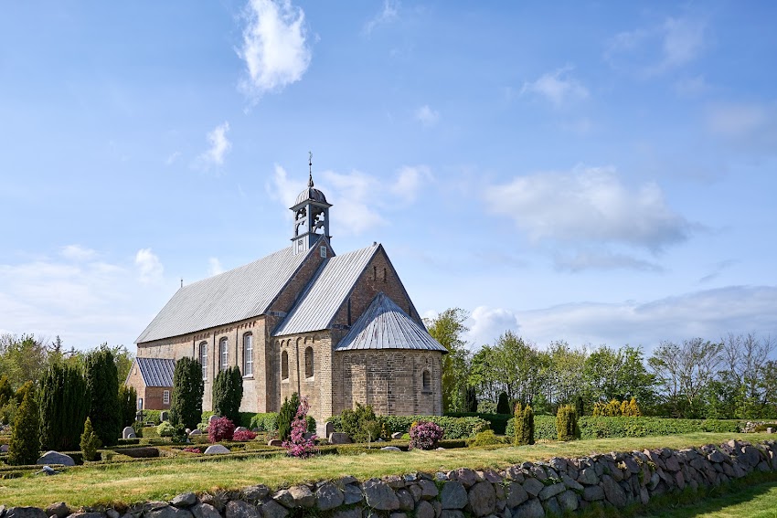 Hviding Kirke