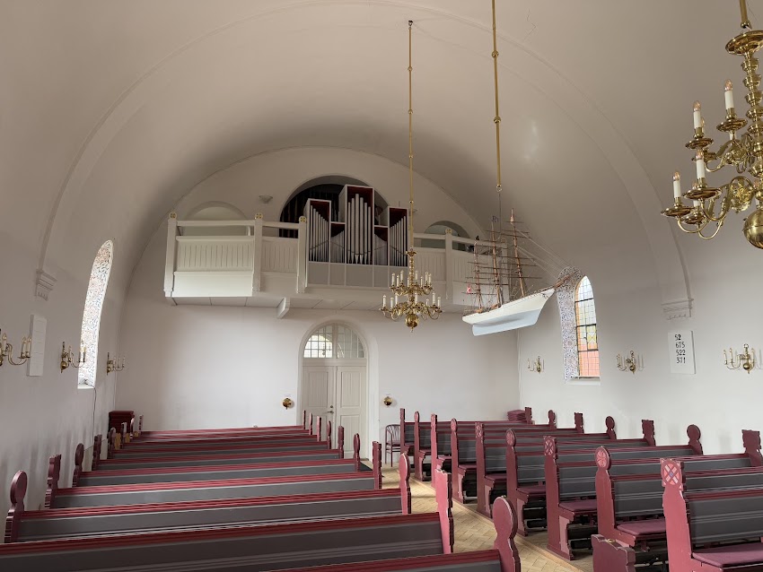 Bredballe Kirke og Kirkegårde