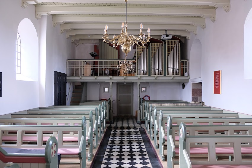 Stjær Kirke