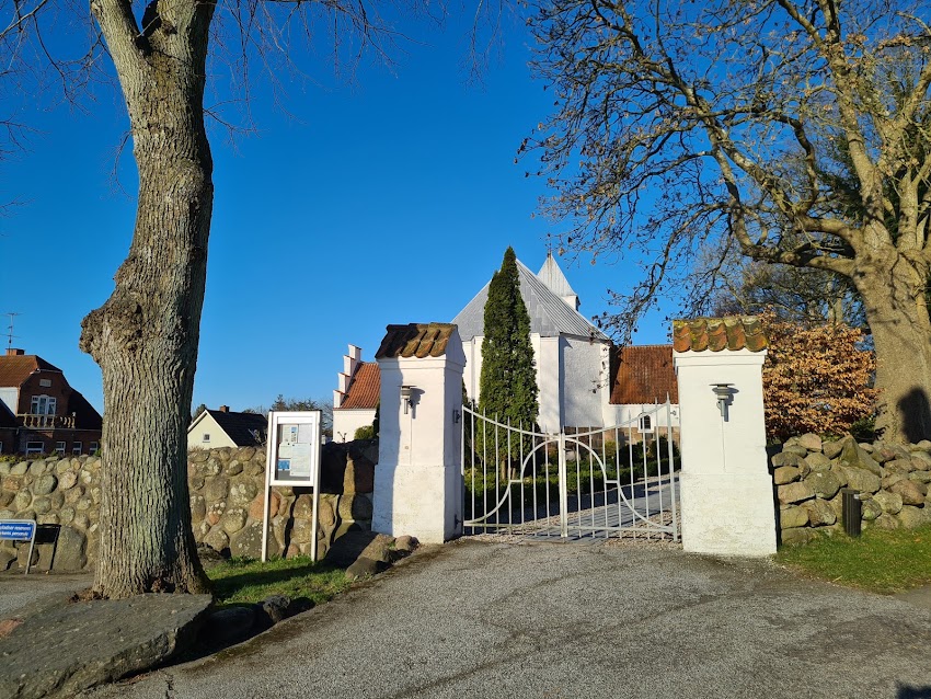Tirstrup Kirke