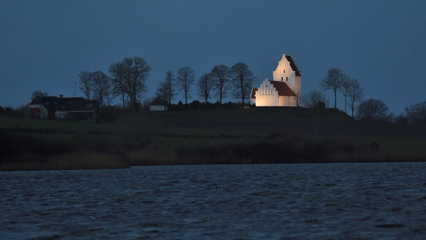 Føns Kirke