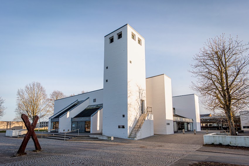 Ellevang Kirke