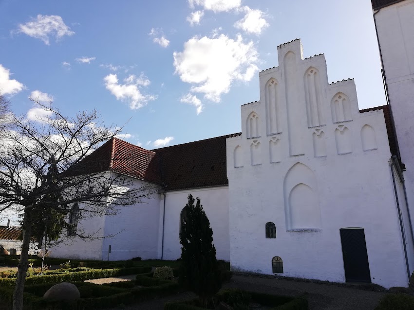 Hellested Kirke