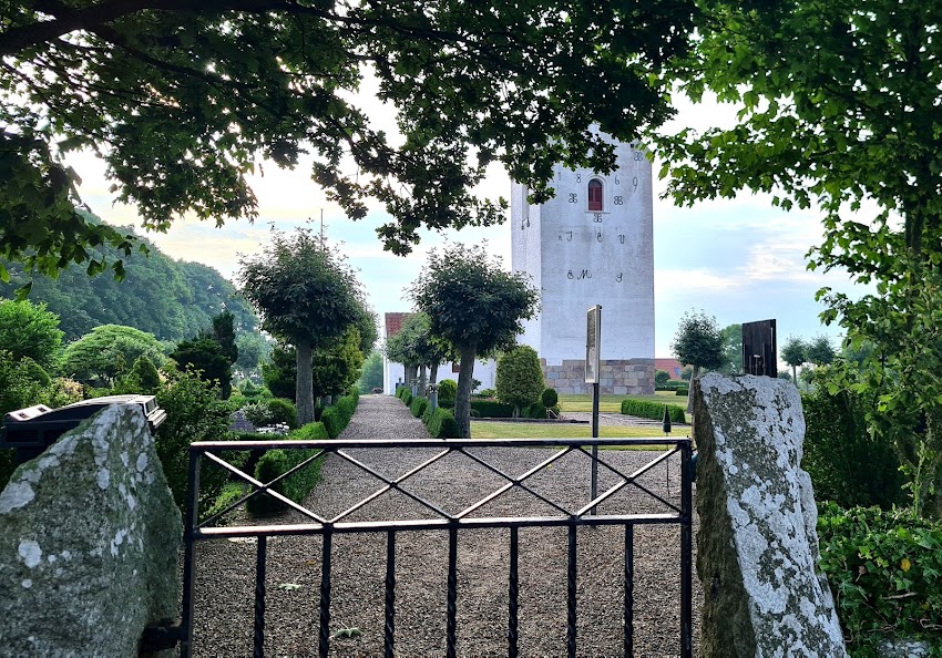 Løgsted Kirke
