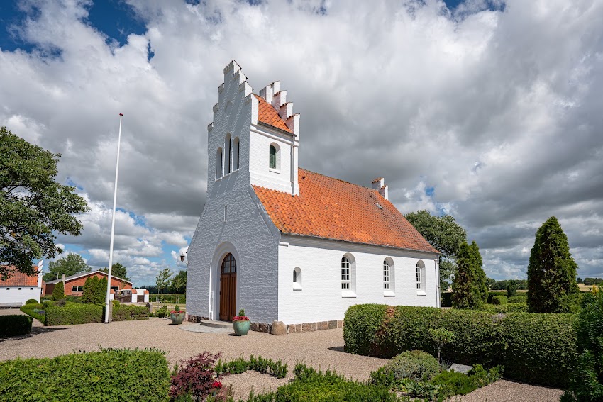 Vester Løve Kirke