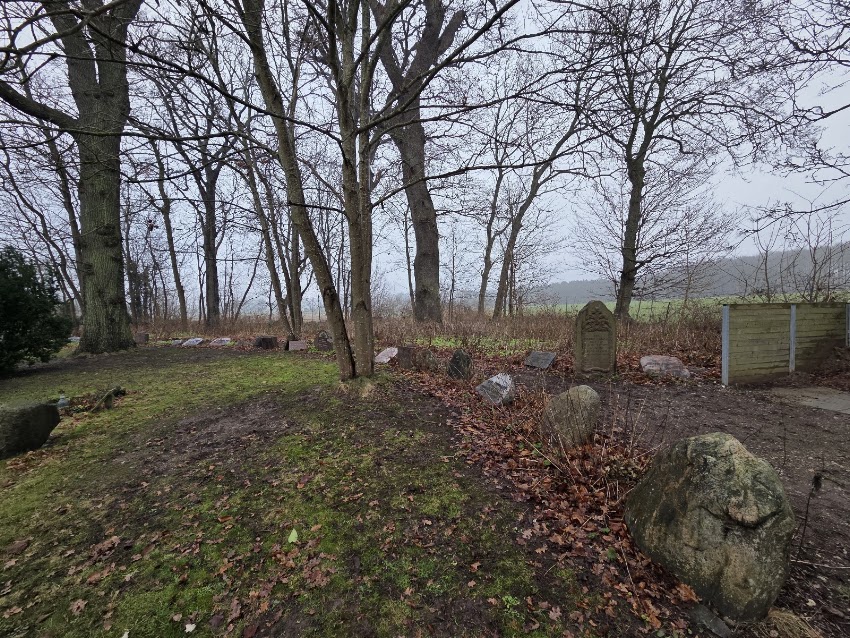 Holsteinborg Kirkegård