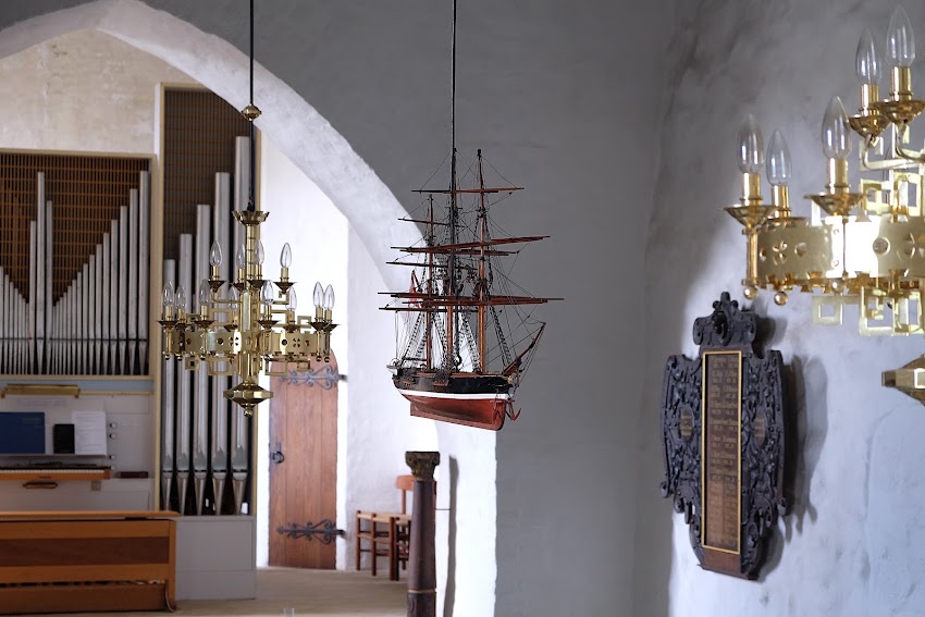 Træden Kirke