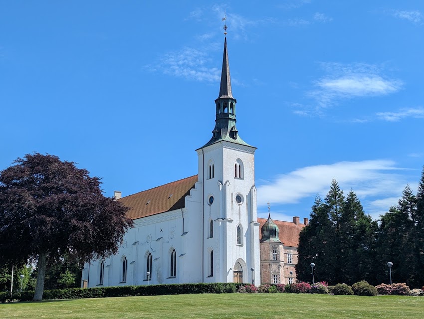 Brahetrolleborg Kirke
