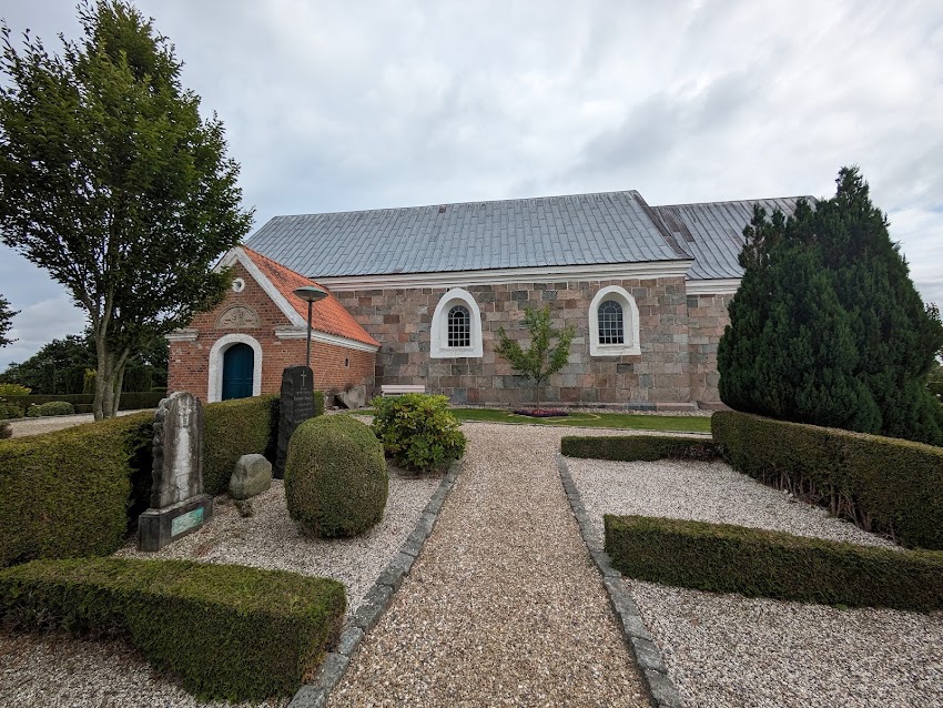Låsby Kirke