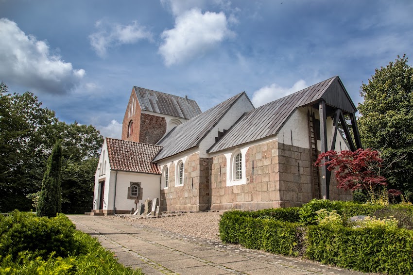 Hellum Kirke