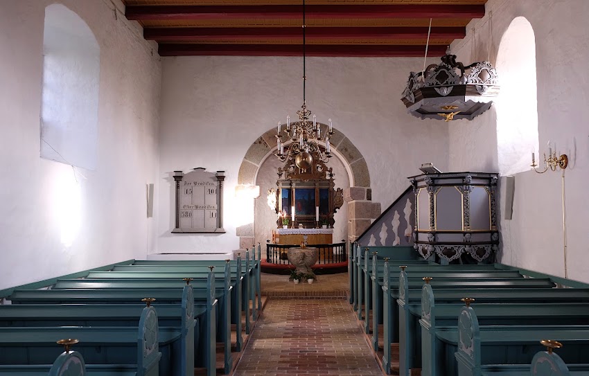 Gullev Kirke