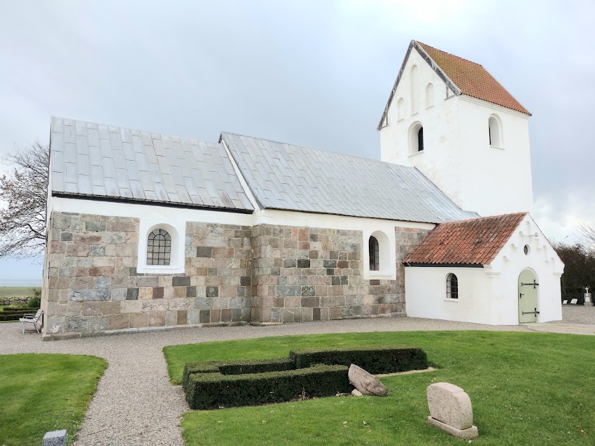 Helligsø Kirke