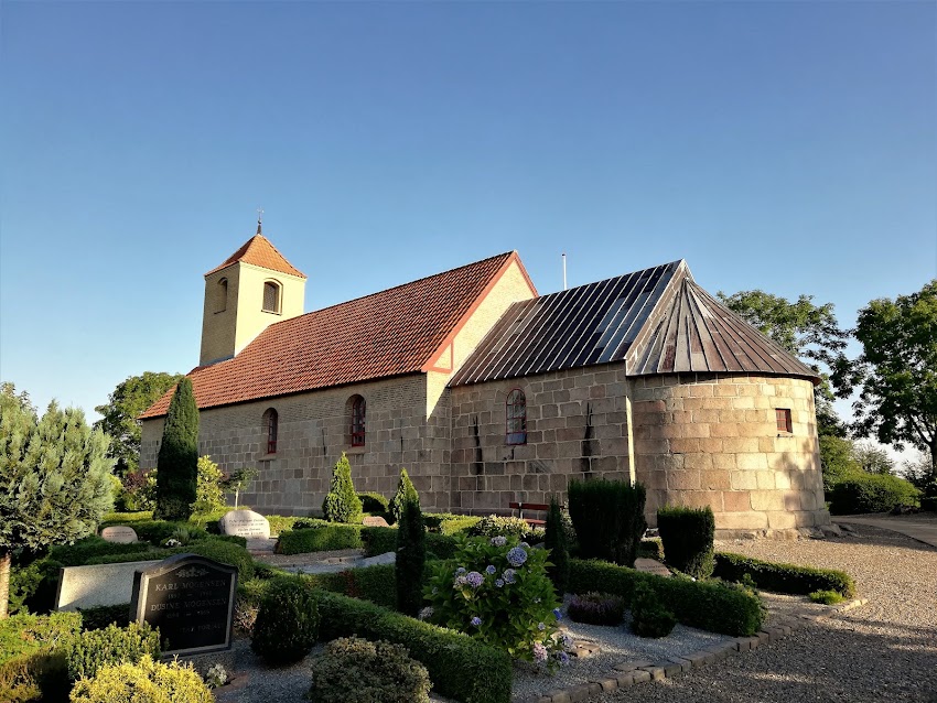 Skræm Kirke
